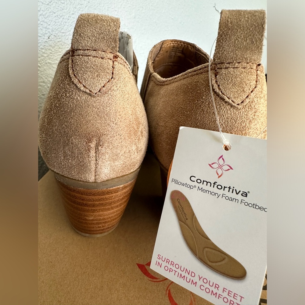 Comfortiva Suede Booties size 6 - Picture 4 of 6